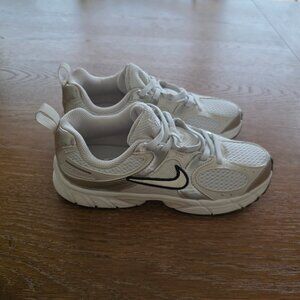 Nike kids V5 RNR